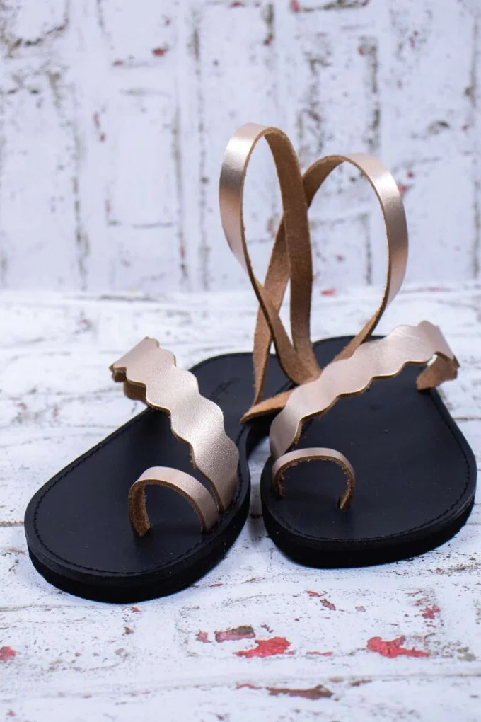 Sandale cu talpa joasa FUNKY FABULOUS, grej metalic | FUNKYFAIN